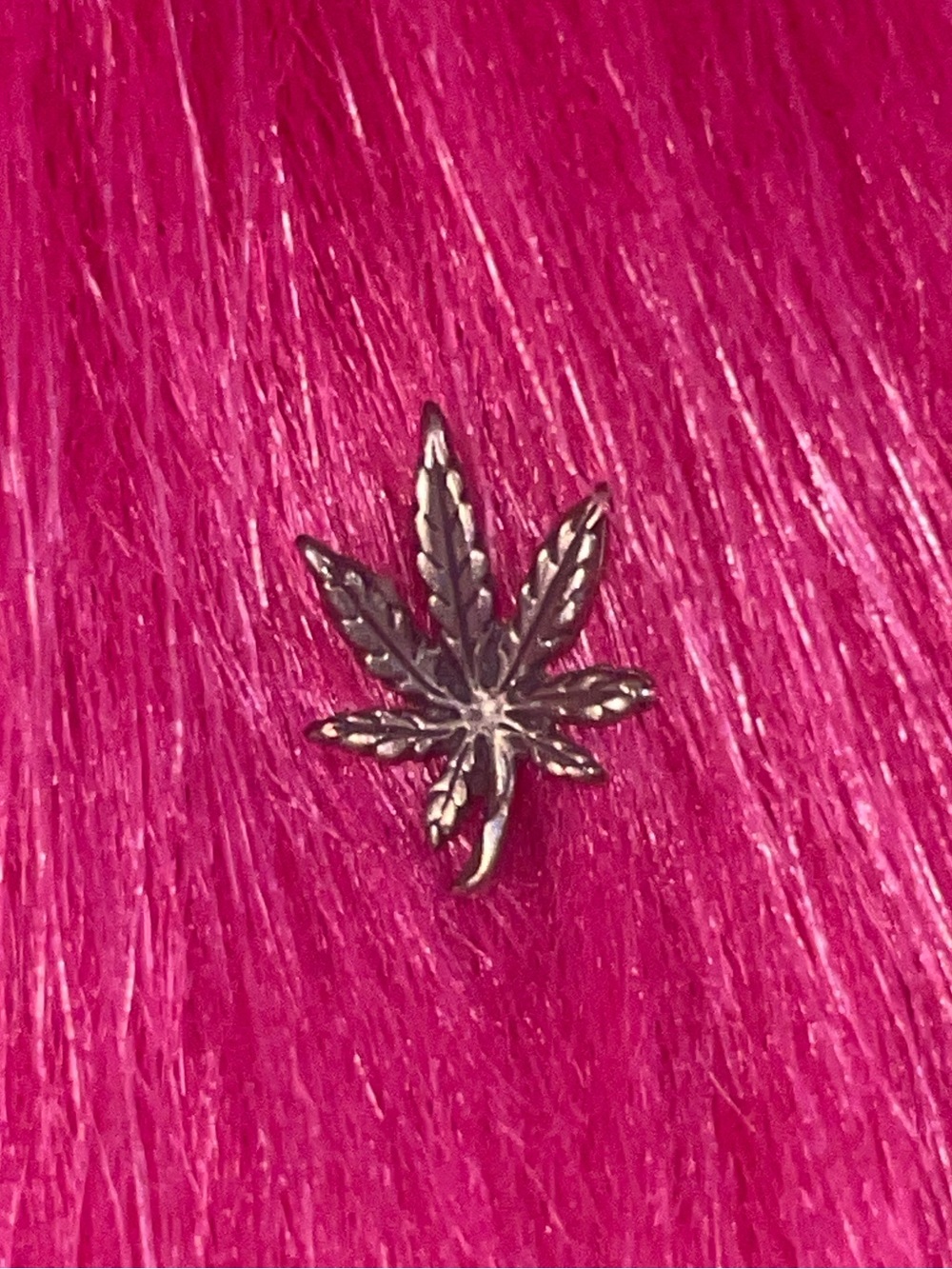 Weed earring 💕🍁